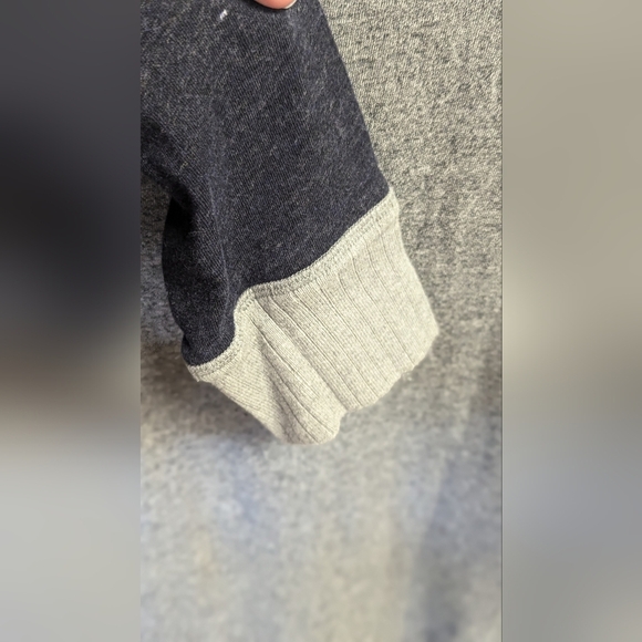 David Beckham men's body wear sweater sz LG 😁 - Picture 3 of 6